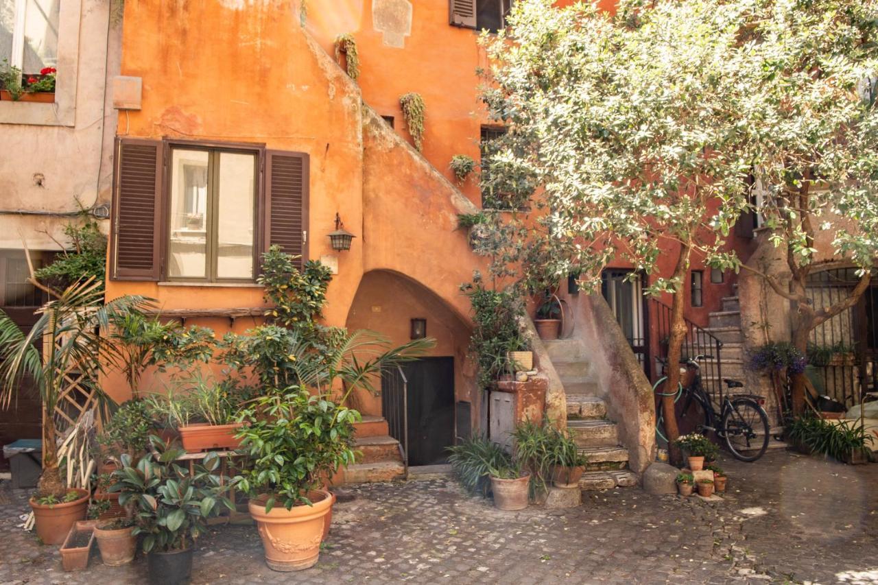 The Red House At Arco Degli Acetari Rom Exterior foto